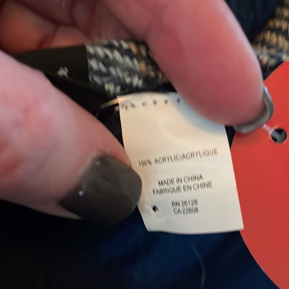 Evereve Shawl - Picture 2 of 4